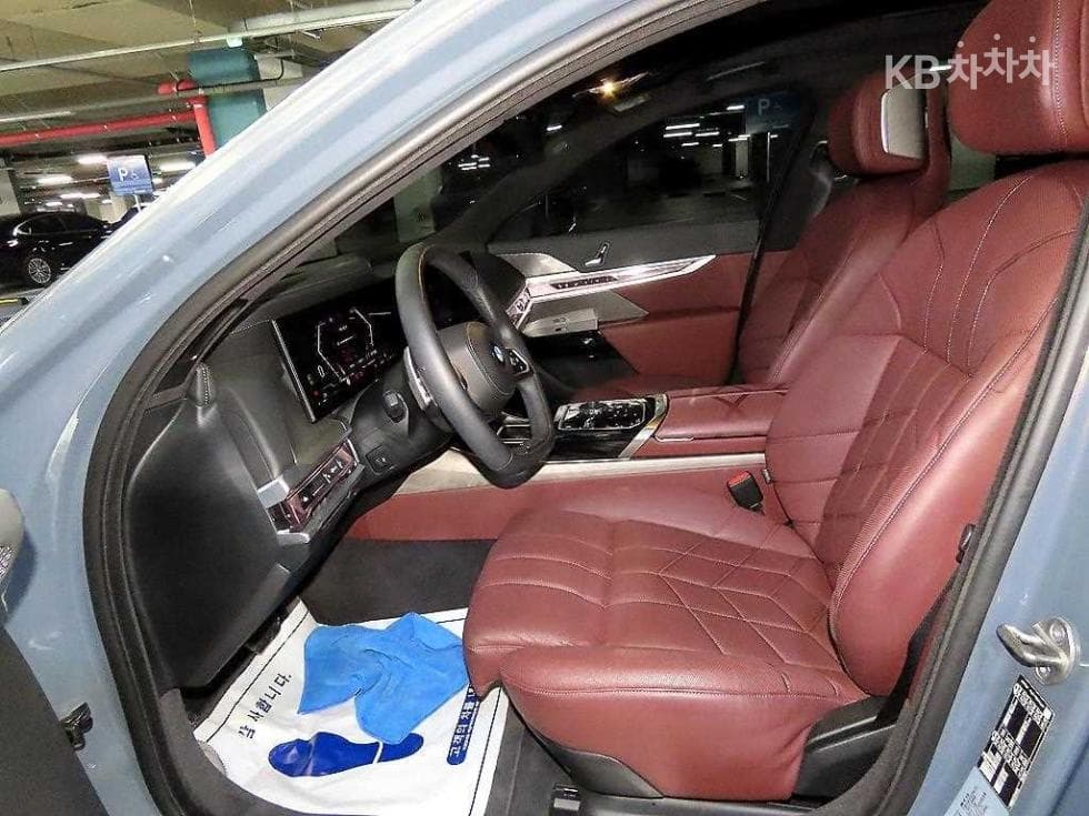 BMW 7시리즈(G70)740i sDrive M Sport Executive - 6