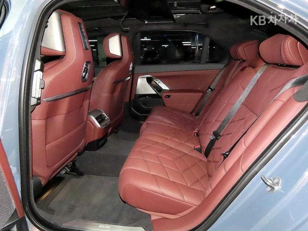 BMW 7시리즈(G70)740i sDrive M Sport Executive - 7