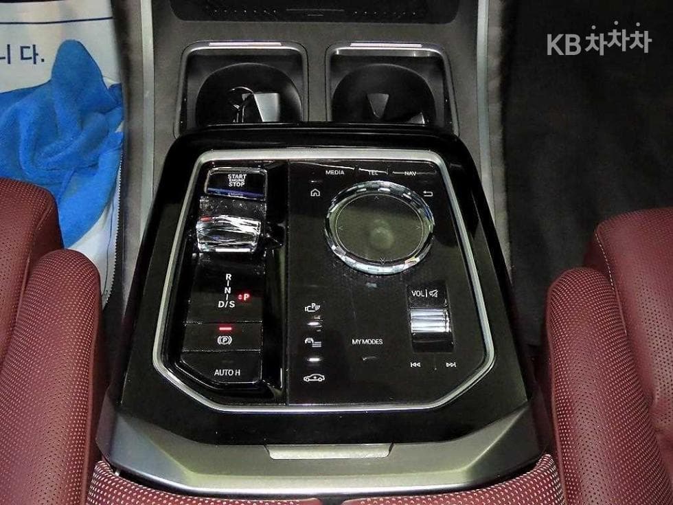 BMW 7시리즈(G70)740i sDrive M Sport Executive - 12