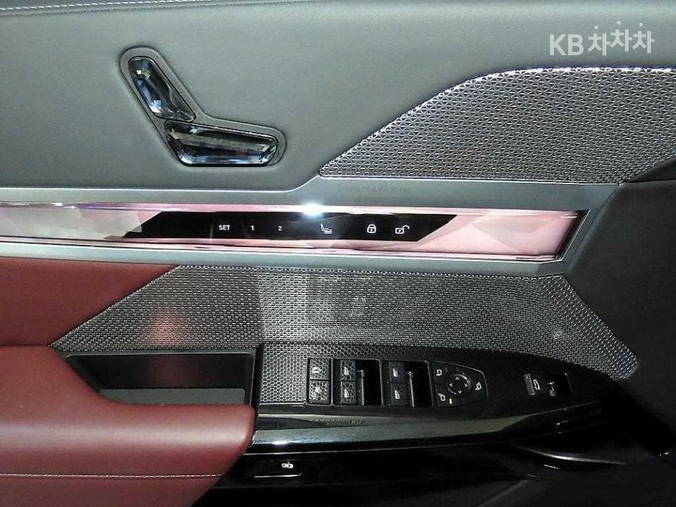 BMW 7시리즈(G70)740i sDrive M Sport Executive - 14