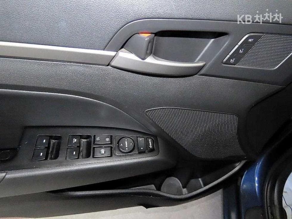 Хюндай Avante (Elantra)AD1.6 GDi Premium - 13
