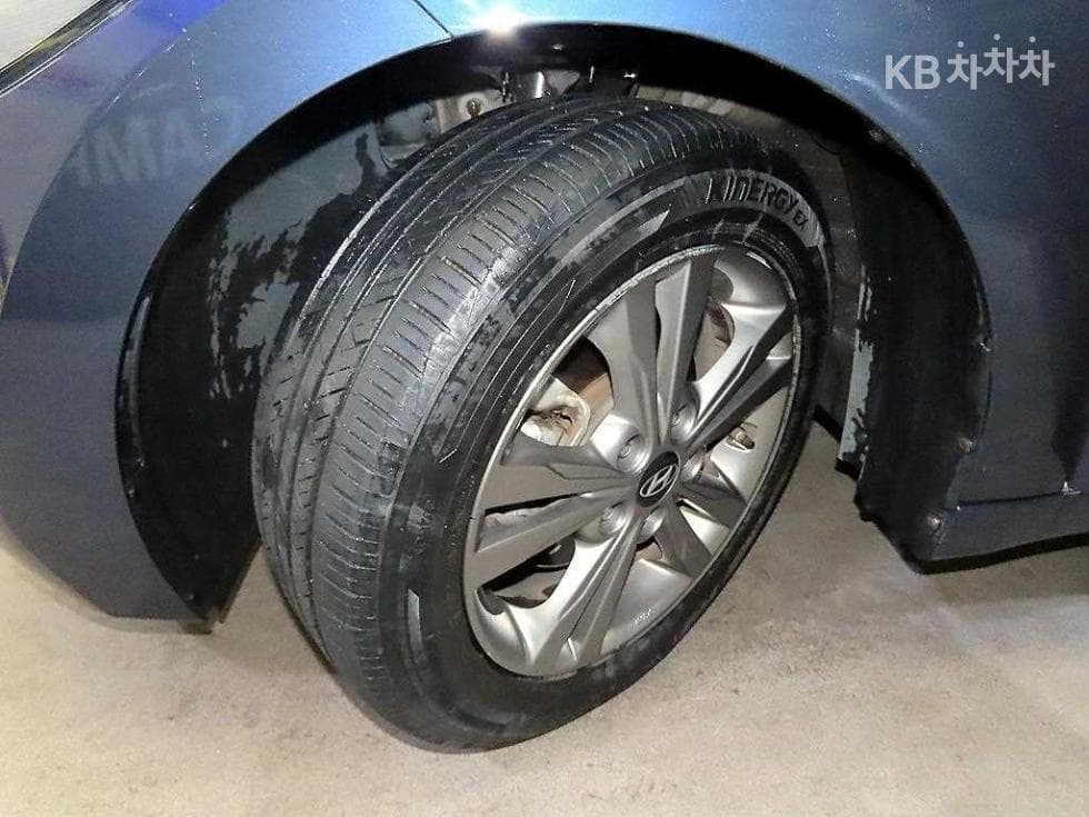 Хюндай Avante (Elantra)AD1.6 GDi Premium - 19