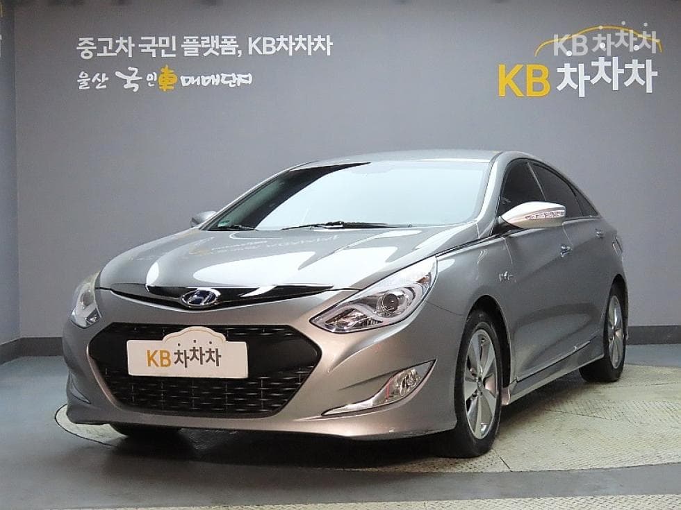 Hyundai Sonata Hybrid 2.0 로얄 - Image 1