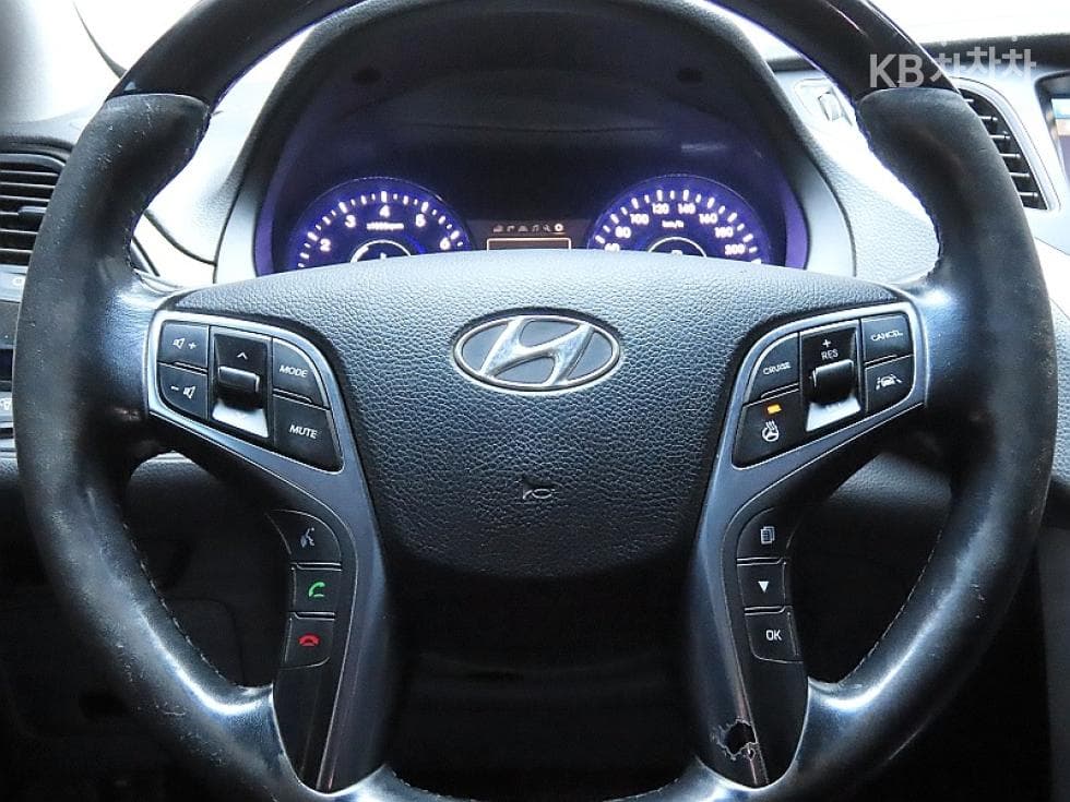 Hyundai Grandeur (Azera)HGHG300 Exclusive Special (special feature/edition) - 17