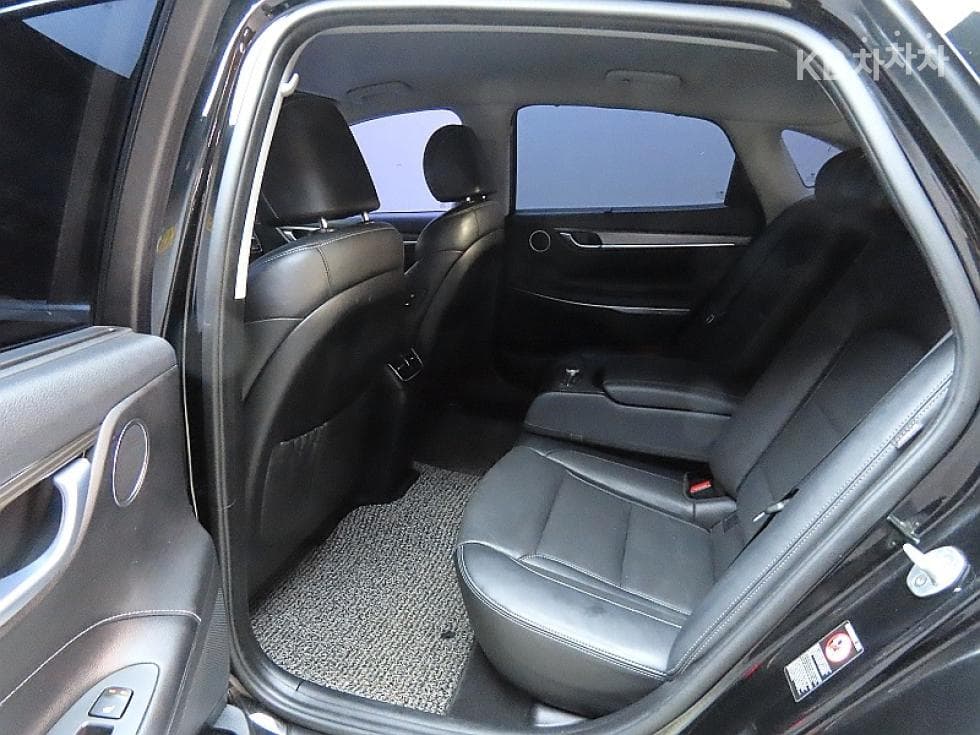 Hyundai Grandeur (Azera)IGRental car 3.0 LPi Exclusive Standard - 11