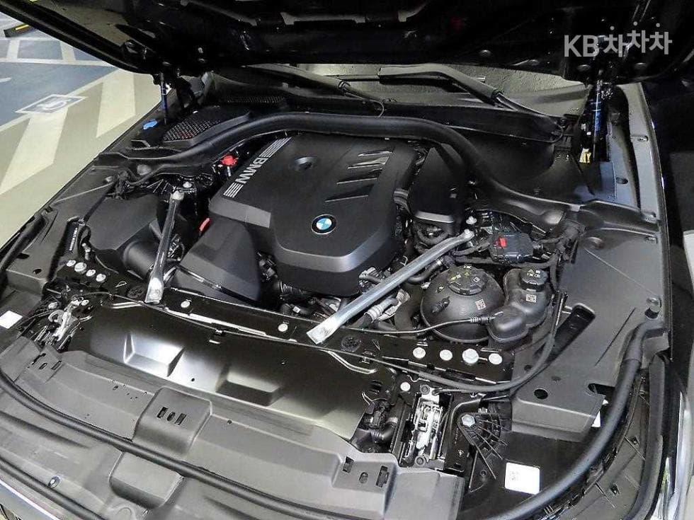 BMW Нов5 Серия(G60)520i M Sport - 19