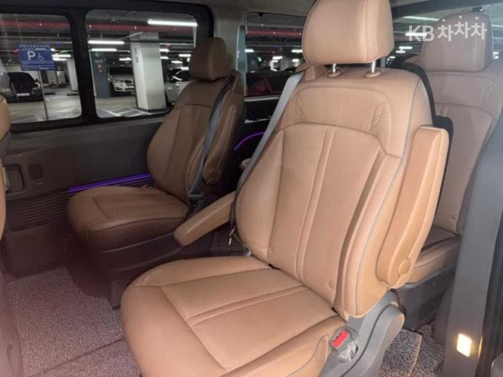 Хюндай Staria Lounge2.2 Lounge 9 AWD Inspiration - 7
