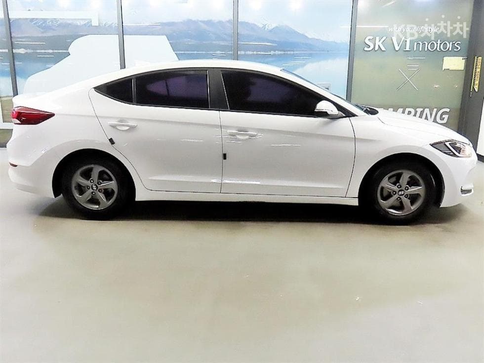 Hyundai Avante (Elantra)AD1.6 LPi Rental car Smart - 3