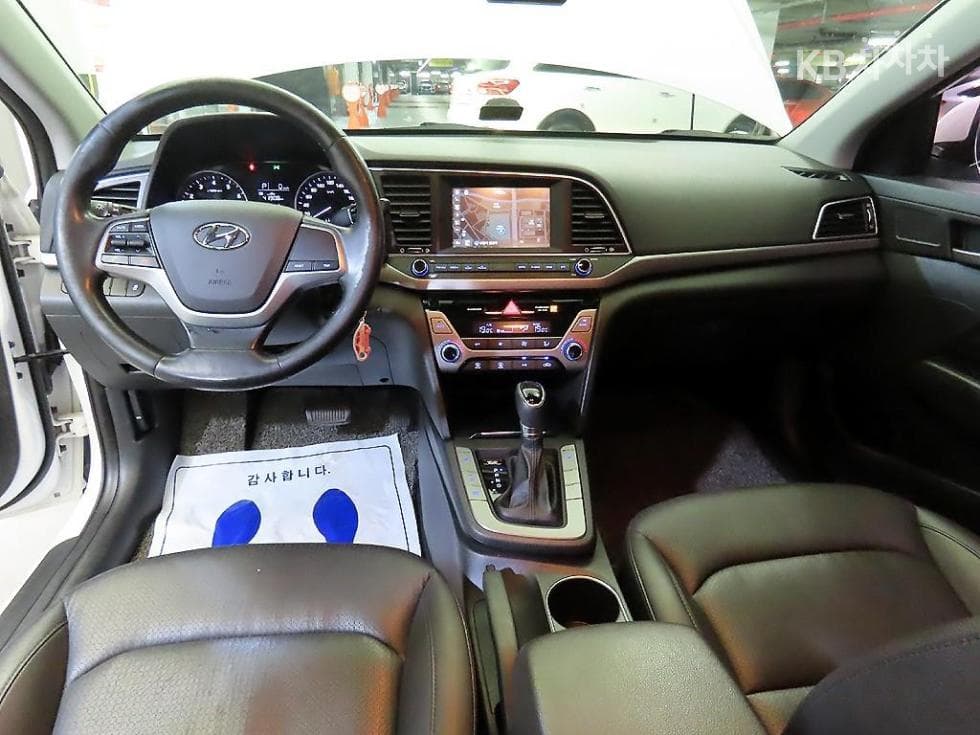 Hyundai Avante (Elantra)AD1.6 LPi Rental car Smart - 10