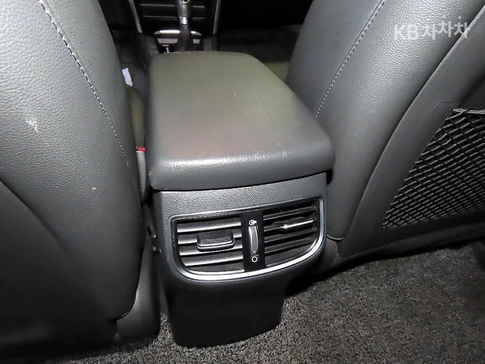 Hyundai Avante (Elantra)AD1.6 LPi Rental car Smart - 17