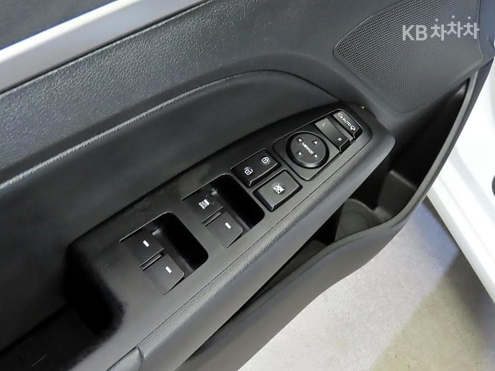 Hyundai Avante (Elantra)AD1.6 LPi Rental car Smart - 18