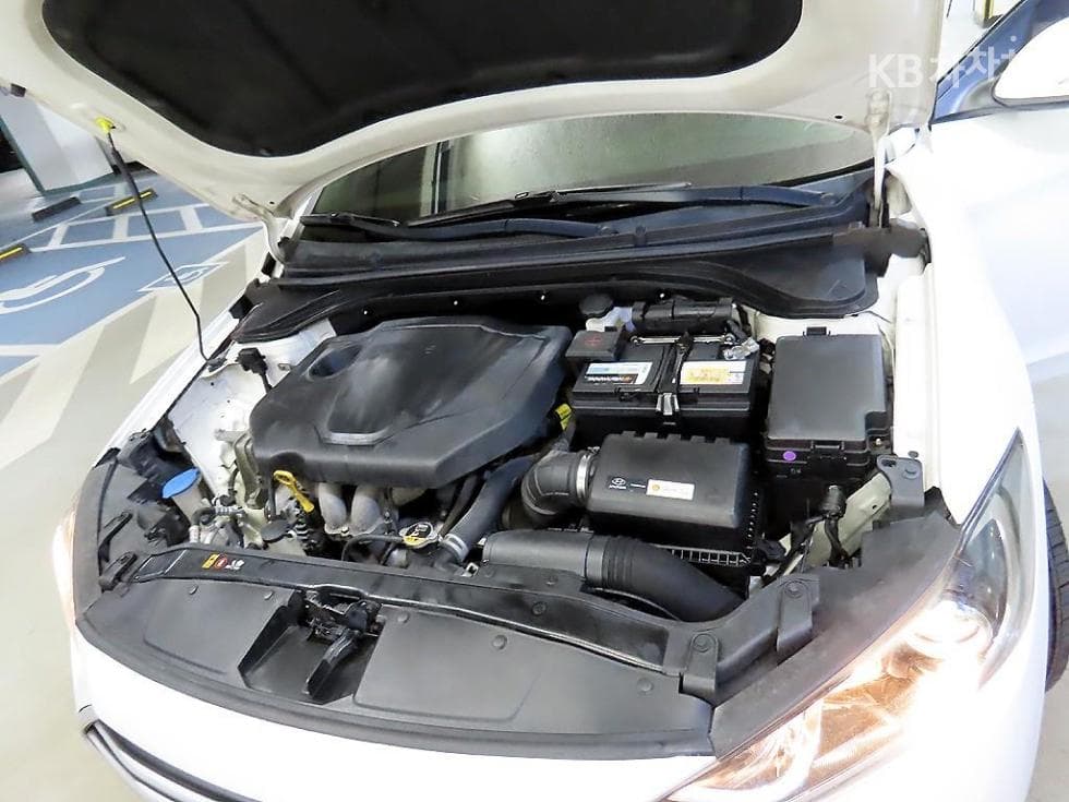 Hyundai Avante (Elantra)AD1.6 LPi Rental car Smart - 19