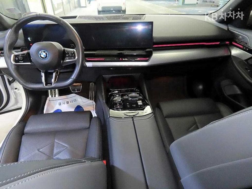 BMW Нов5 Серия(G60)530e M Sport - 10
