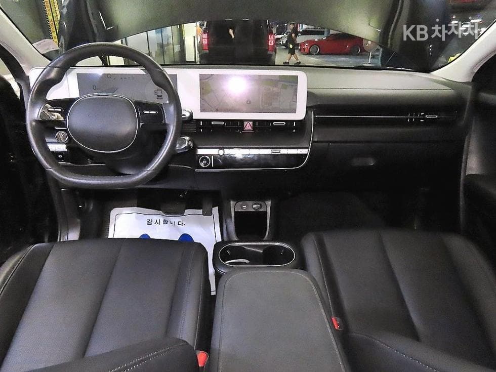 Хюндай IONIQ 5Long Range AWD Exclusive - 10