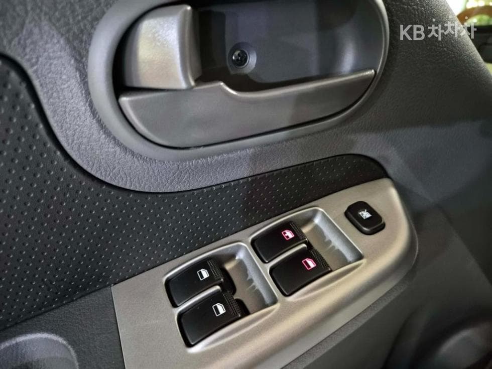 Киа The New (фейслифт) Бонго 3 (лек)LPG 1 тон Двойна Кабина Удължено междуосие 2WD GL - 12