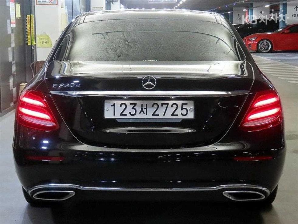 Mercedes-Benz E-Клас (W213)E220d Exclusive - 5