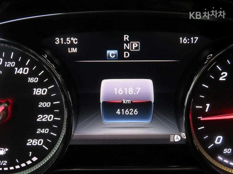 Mercedes-Benz E-Клас (W213)E220d Exclusive - 9