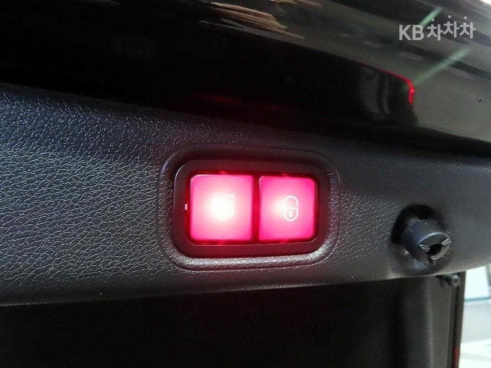 Mercedes-Benz E-Клас (W213)E220d Exclusive - 16