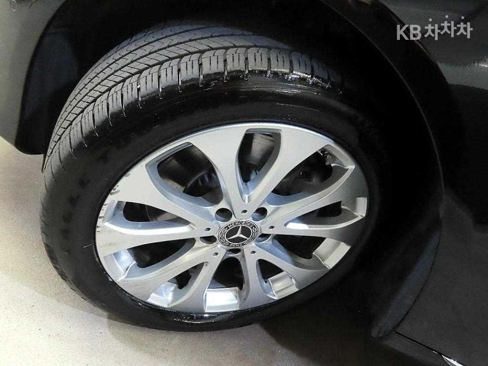 Mercedes-Benz E-Клас (W213)E220d Exclusive - 20