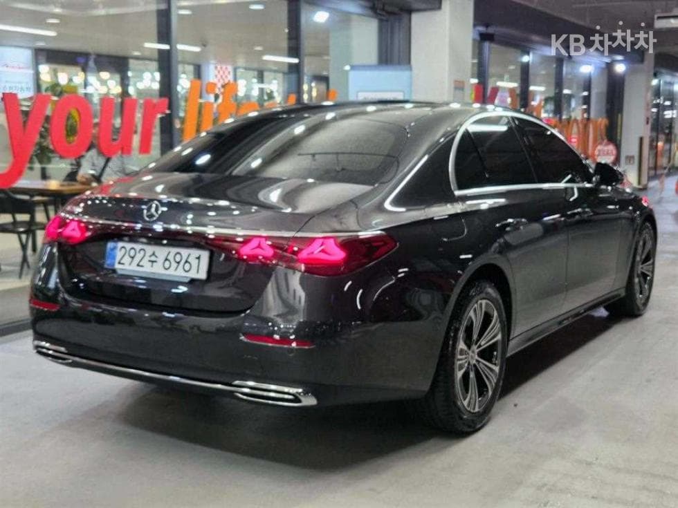 Mercedes-Benz E-클래스 (W214)E200 Avantgrade - 4