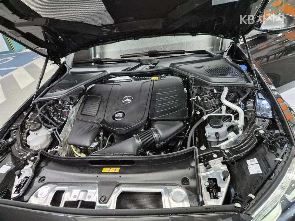 Mercedes-Benz E-클래스 (W214)E200 Avantgrade - 19
