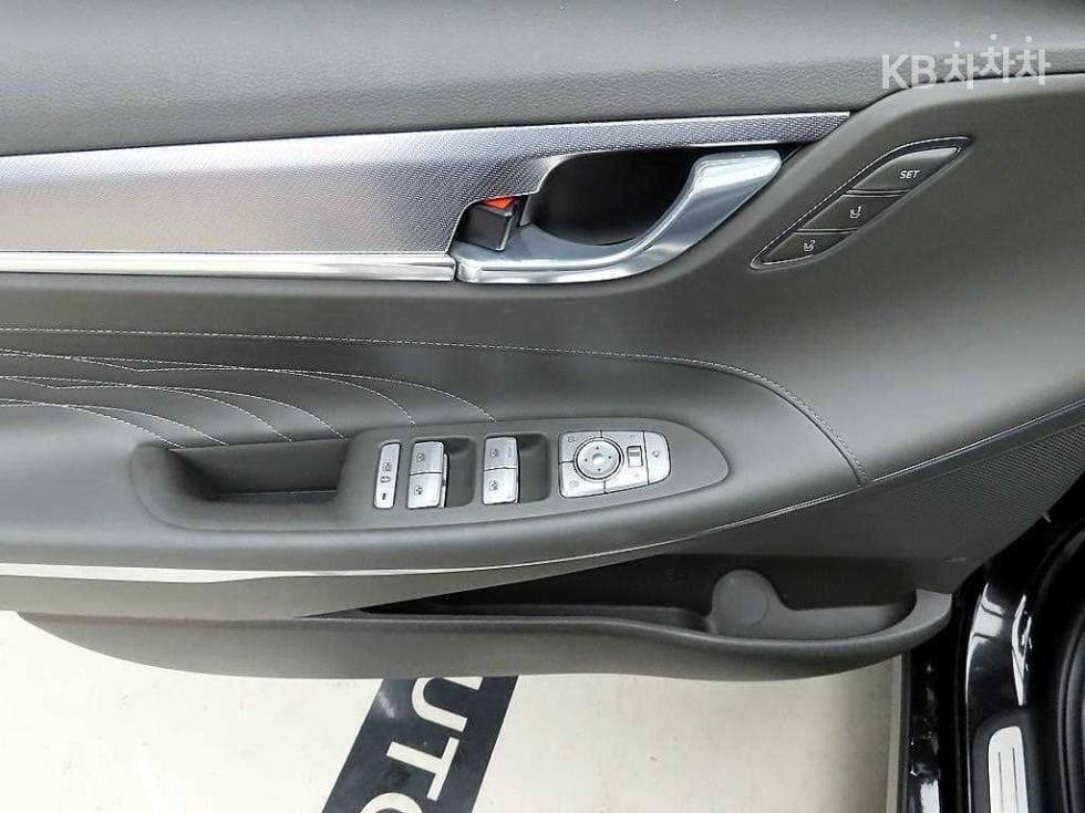 Hyundai The New (facelift) Grandeur (Azera)2.5 Calligraphy - 11
