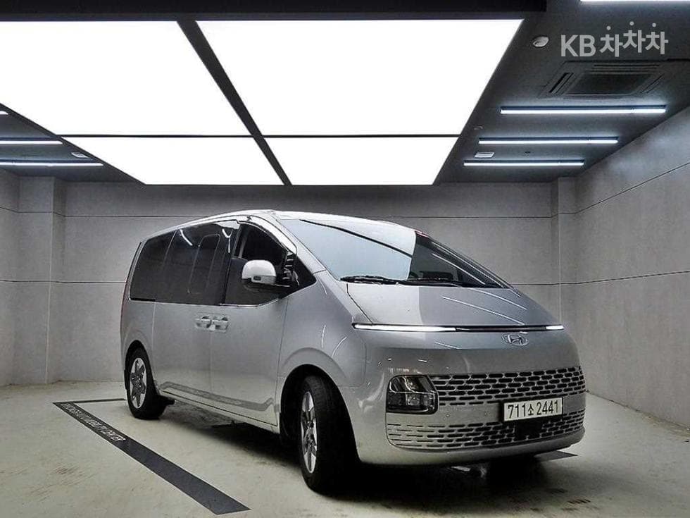 Хюндай Staria 2.2 Турер 11 Modern - Image 1