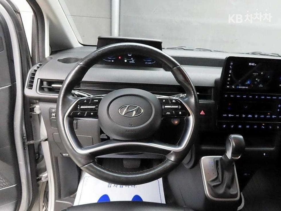 Hyundai Staria2.2 Tourer 11 Modern - 9