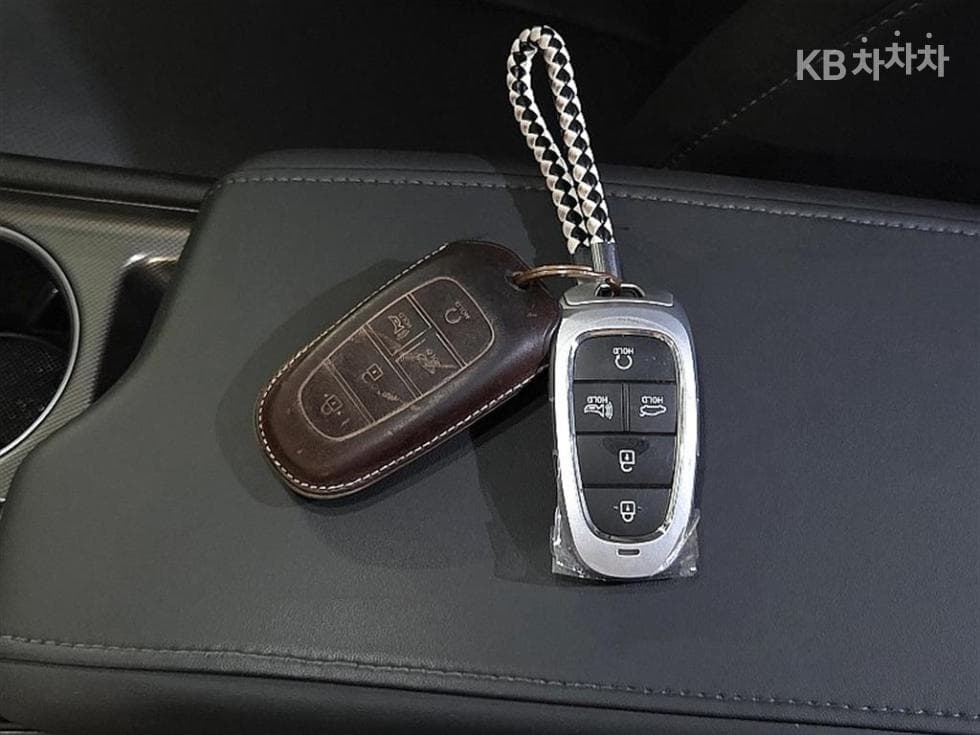 Hyundai Sonata Hybrid (DN8)2.0 Hybrid Modern - 22