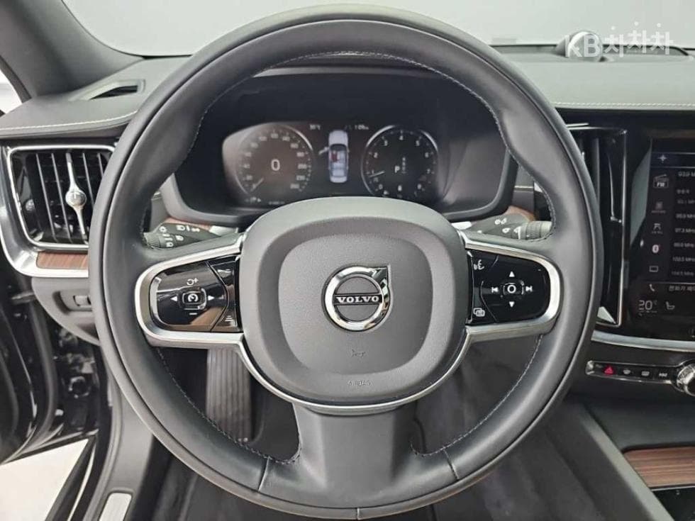 Volvo S60 3-토 поколение2.0 B5 Inscription - 7