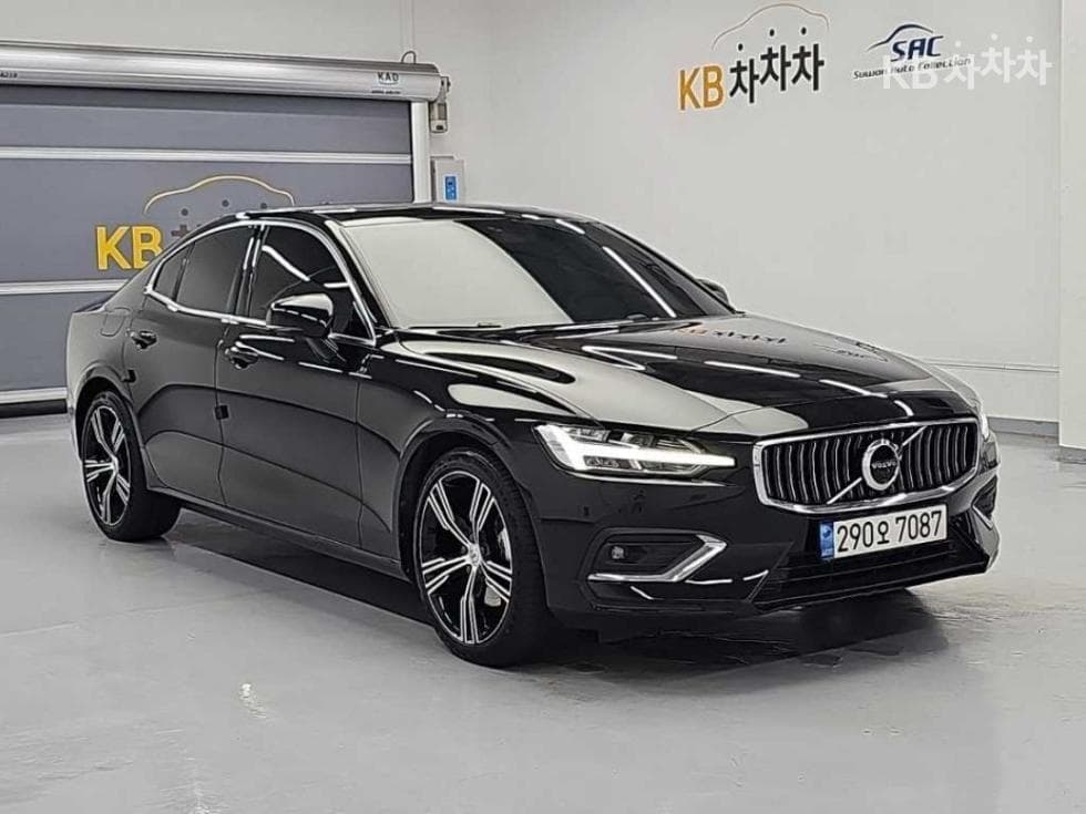 Volvo S60 3-토 поколение2.0 B5 Inscription - 3