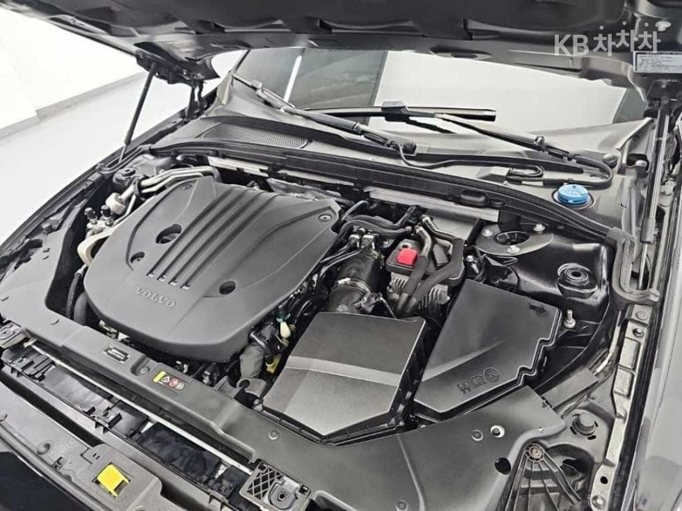 Volvo S60 3-토 поколение2.0 B5 Inscription - 5