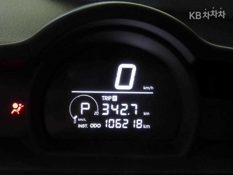 КейДжи Мобилити 코란도 투리스모9-местен 4x4 아웃도어 에디션 - 9