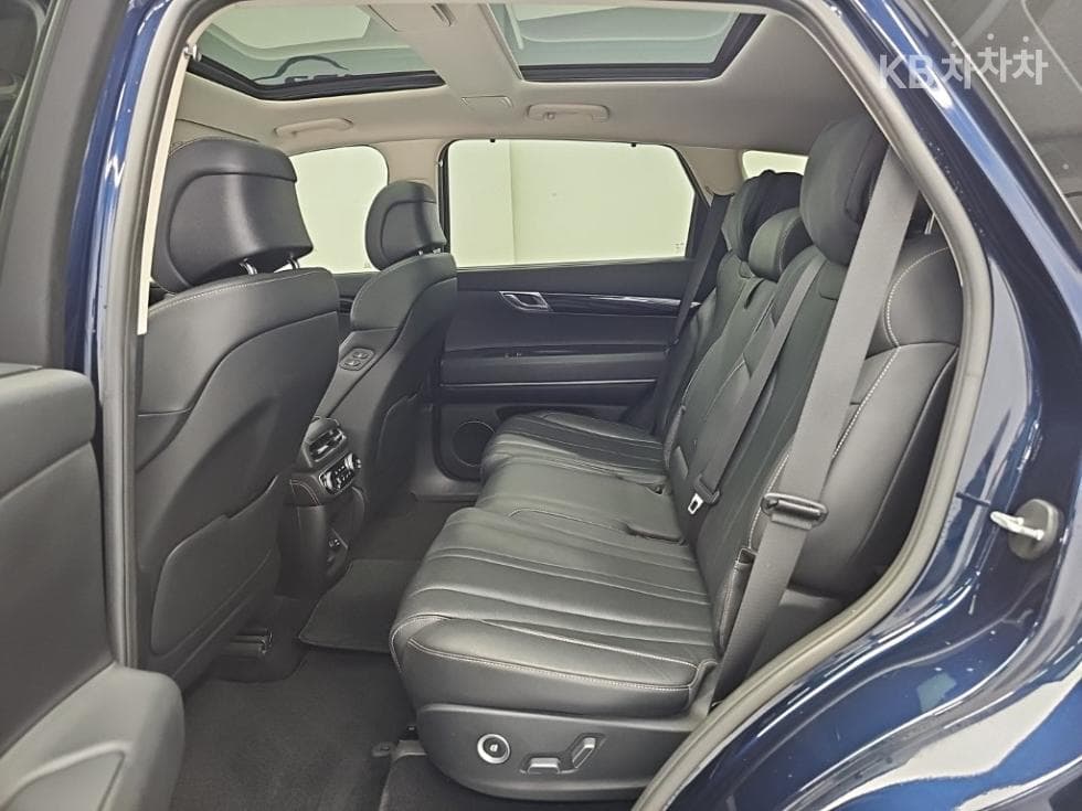 Genesis GV803.0 Diesel 2WD - 12