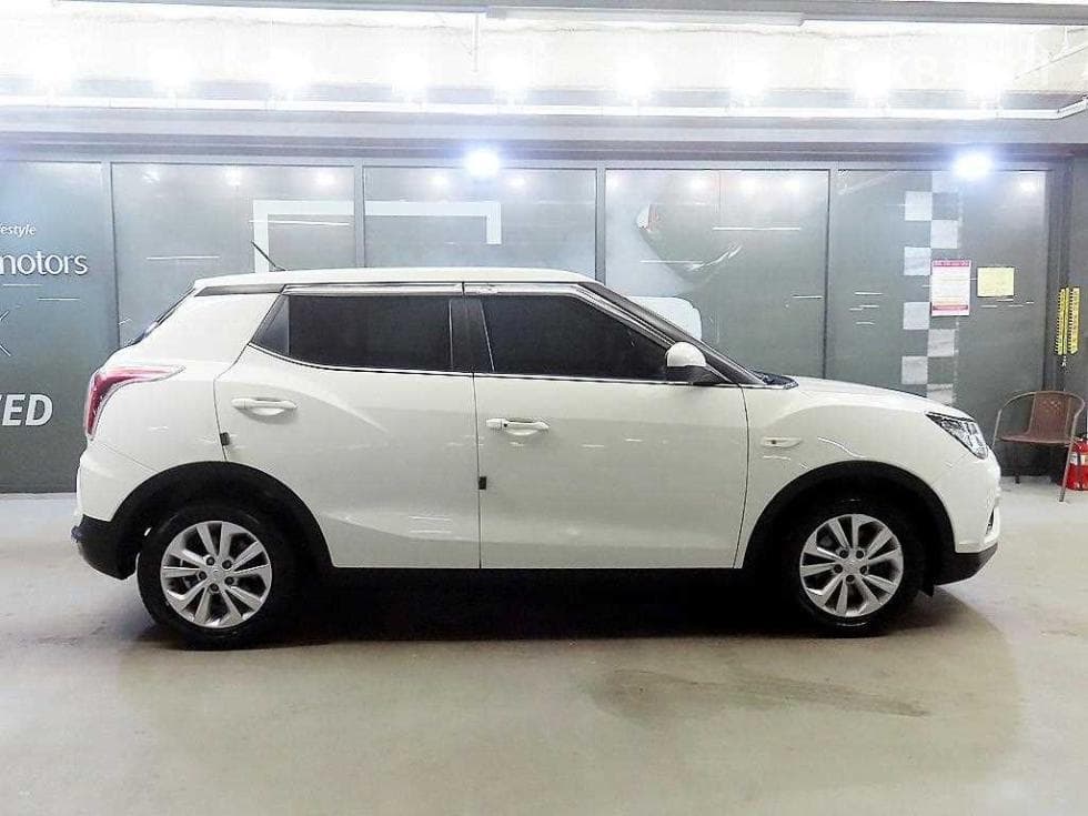 КейДжи Мобилити Тиволи 아머1.6 Бензин TX 2WD - 3