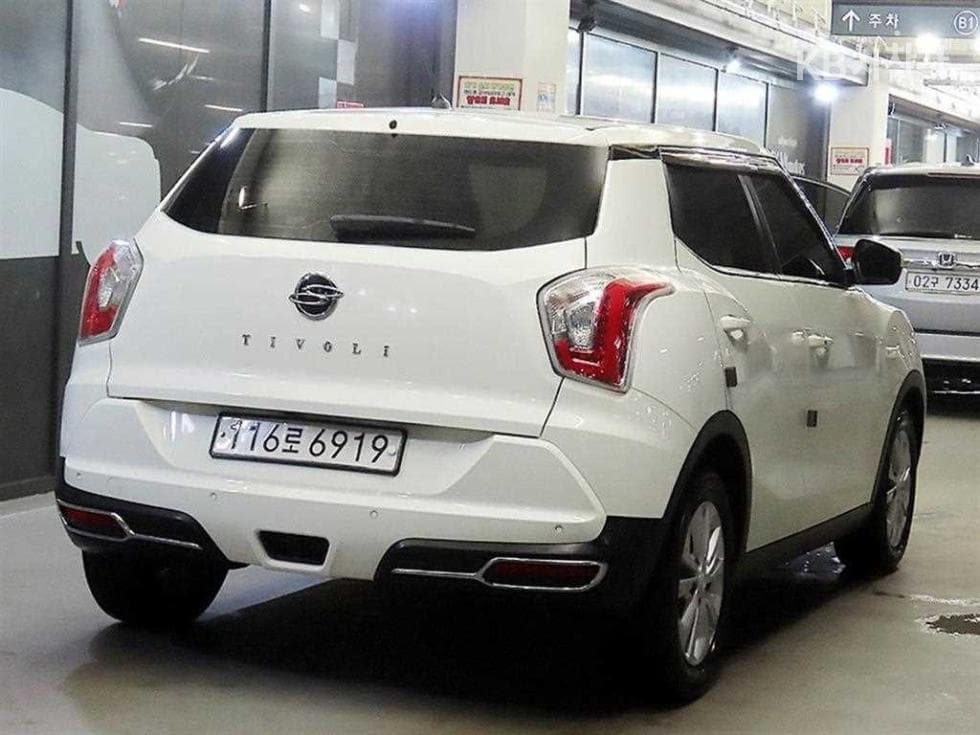 КейДжи Мобилити Тиволи 아머1.6 Бензин TX 2WD - 4