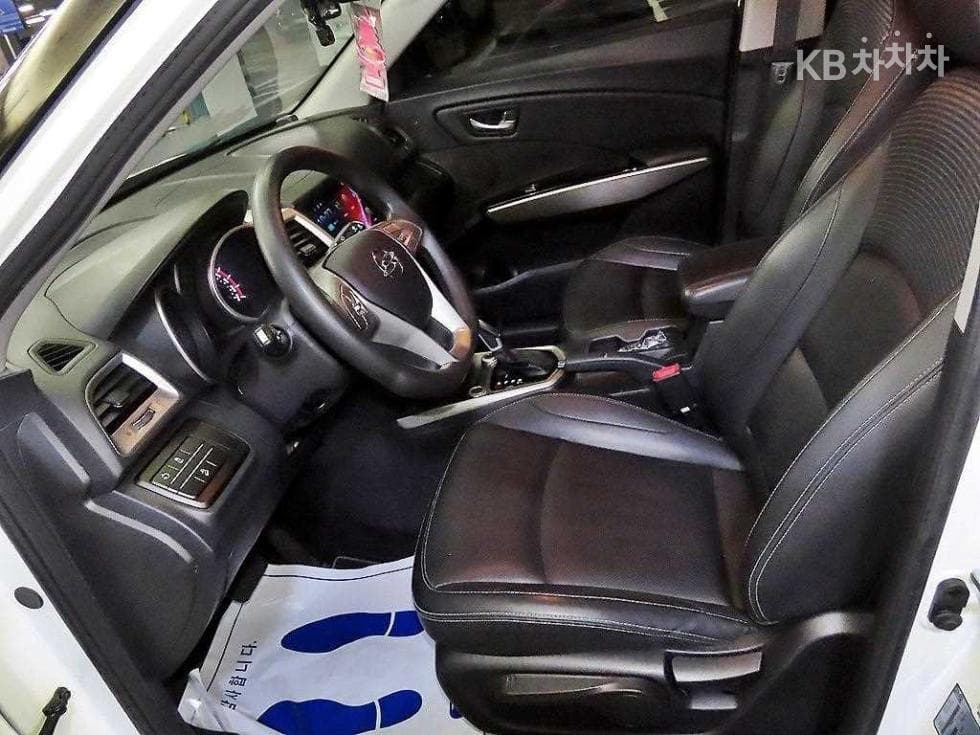 КейДжи Мобилити Тиволи 아머1.6 Бензин TX 2WD - 10