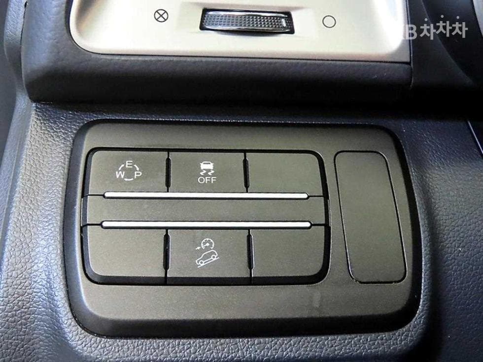 КейДжи Мобилити Тиволи 아머1.6 Бензин TX 2WD - 14