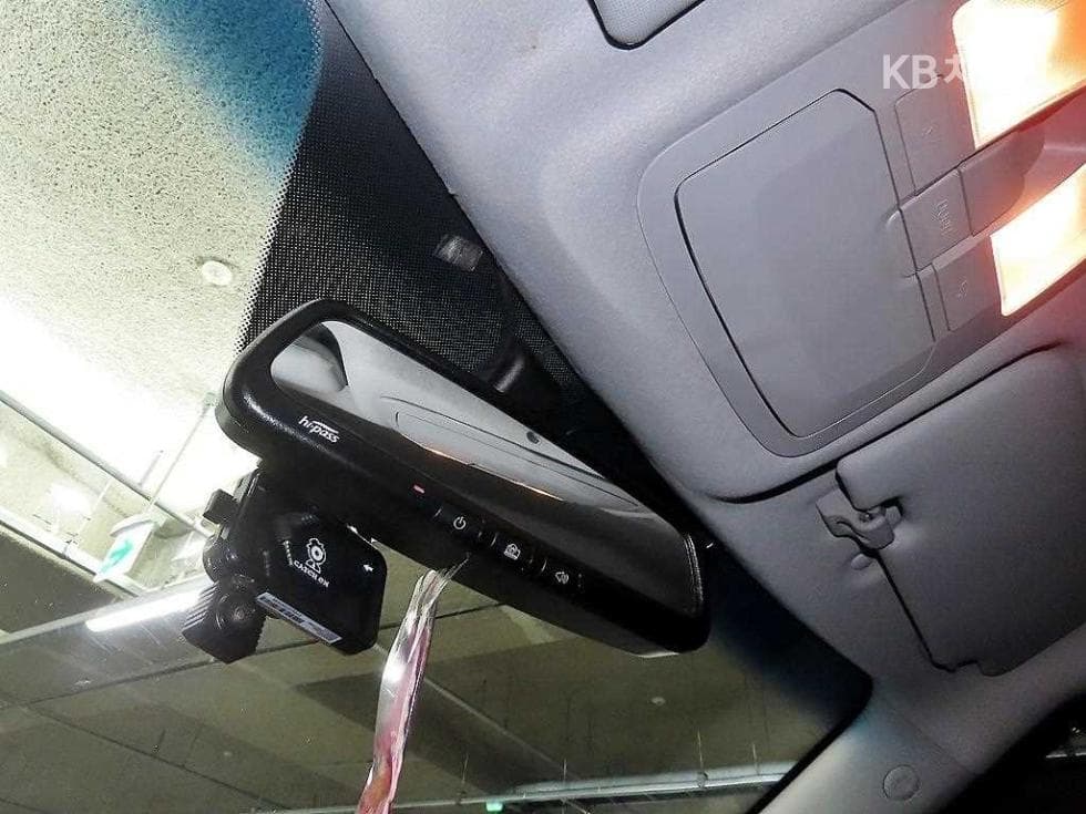 КейДжи Мобилити Тиволи 아머1.6 Бензин TX 2WD - 17