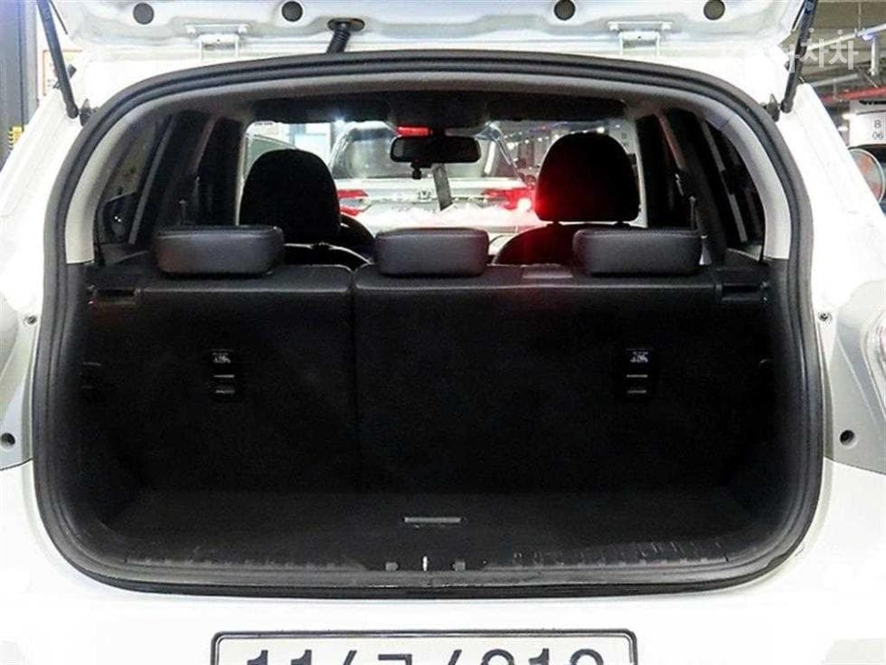 КейДжи Мобилити Тиволи 아머1.6 Бензин TX 2WD - 18