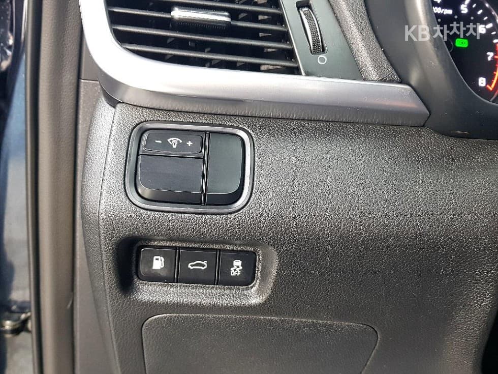 Kia K5 Second generation2.0 Gasoline MX Noblesse - 11