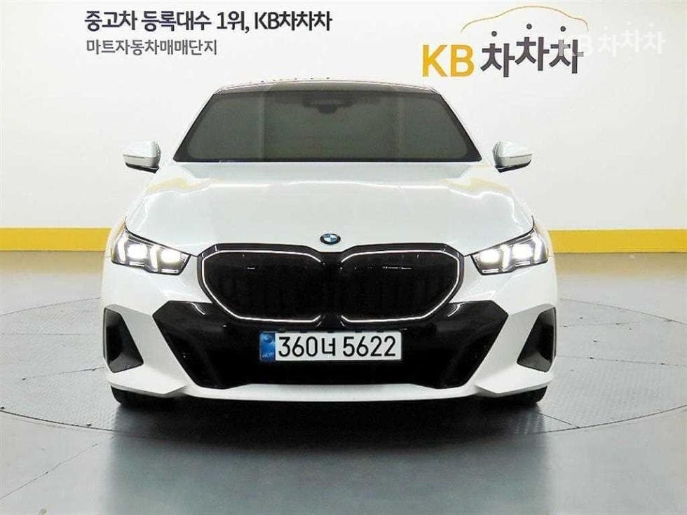 BMW New5 Series(G60) 530i xDrive M Sport Pro SE - Image 1