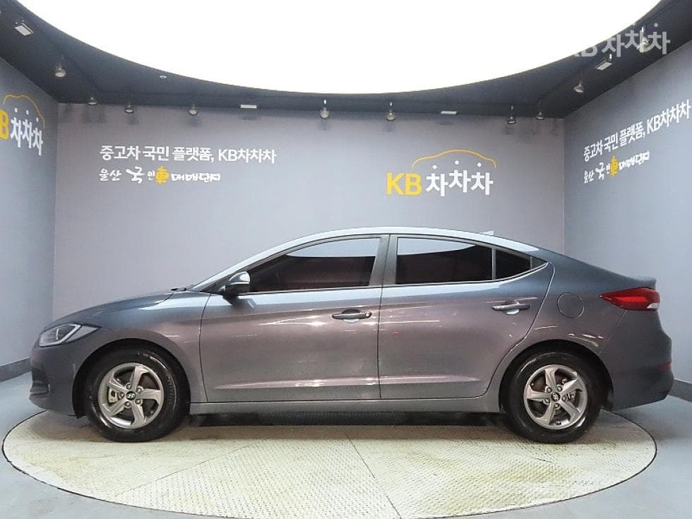Hyundai Avante (Elantra)AD1.6 GDi Smart - 5