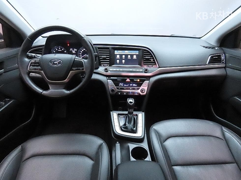 Hyundai Avante (Elantra)AD1.6 GDi Smart - 6