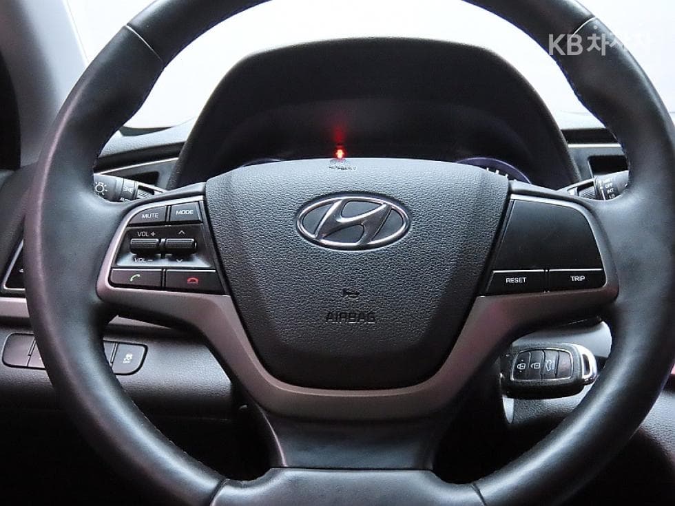 Hyundai Avante (Elantra)AD1.6 GDi Smart - 18
