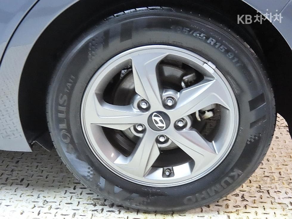 Hyundai Avante (Elantra)AD1.6 GDi Smart - 20
