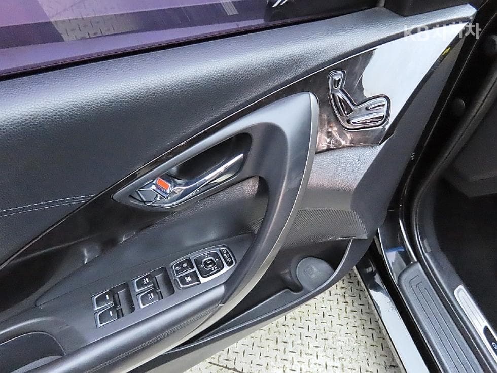Hyundai Grandeur (Azera)HGHG240 Modern - 13
