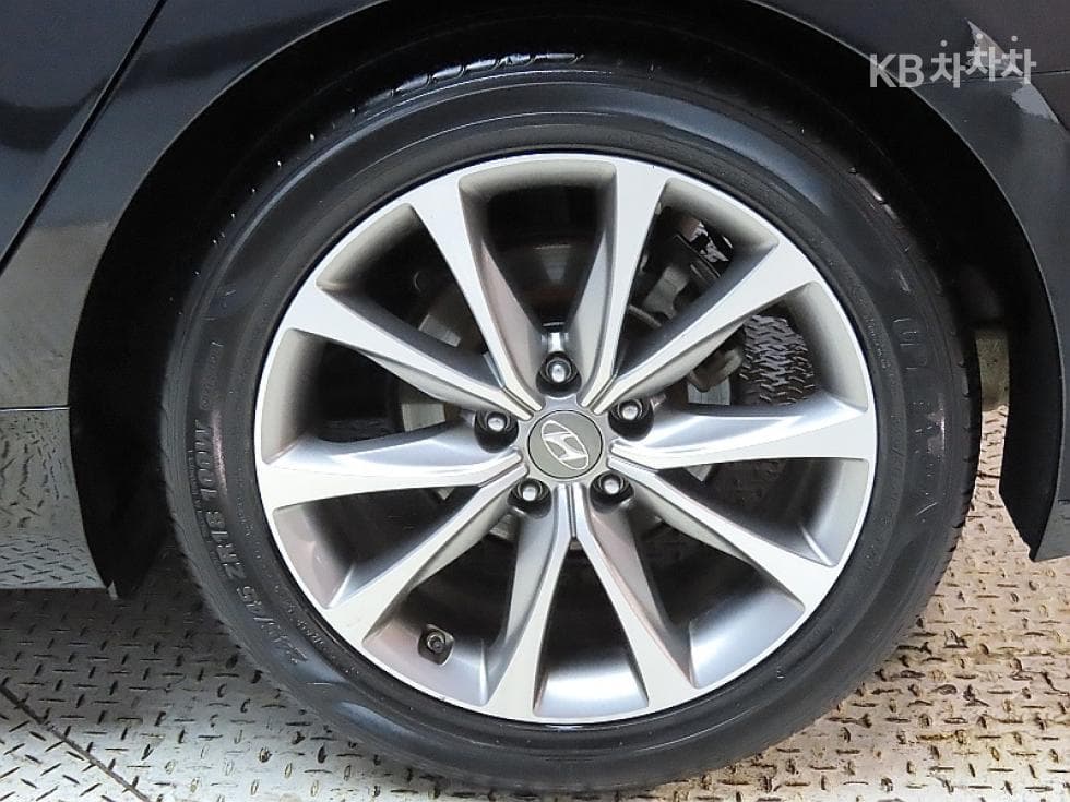 Hyundai Grandeur (Azera)HGHG240 Modern - 20