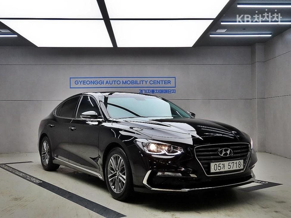 Хюндай Grandeur (Azera)IG Рент-а-кар 3.0 LPi Modern 베이직 Стандартен - Image 1