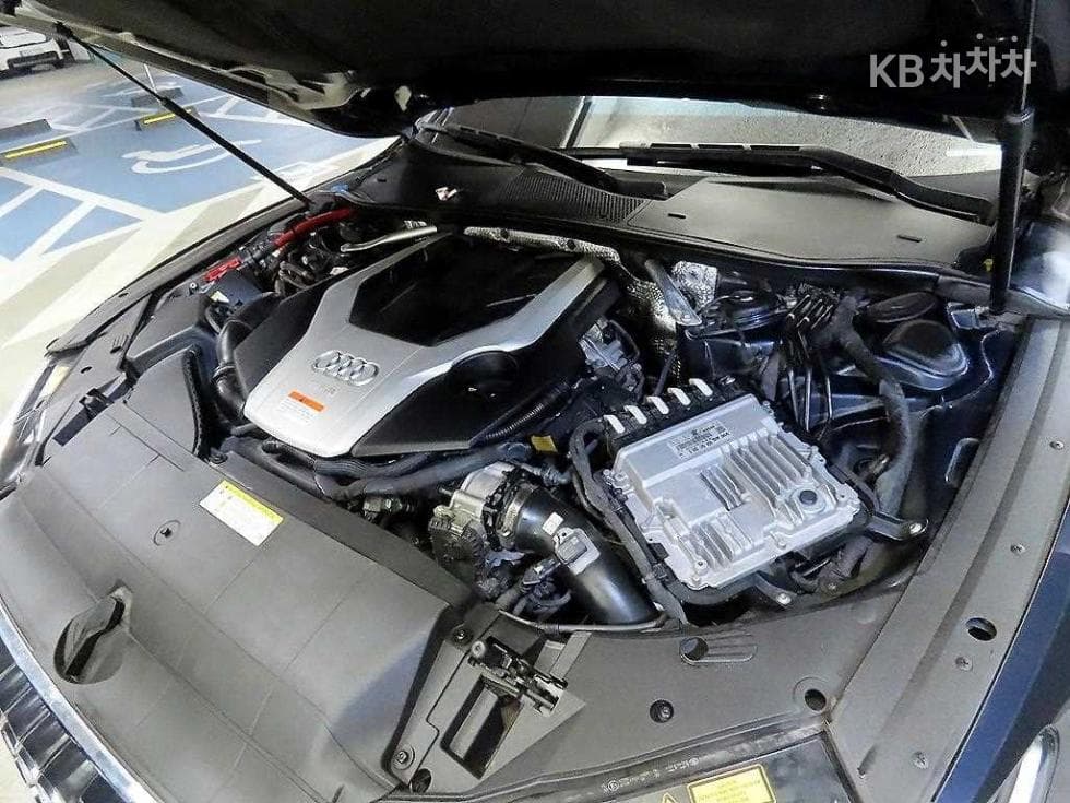 Ауди A7(4K8)55 TFSI Quattro Premium - 19